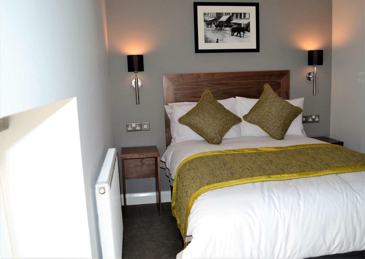 New Park Hotel Carmarthen Dış mekan fotoğraf