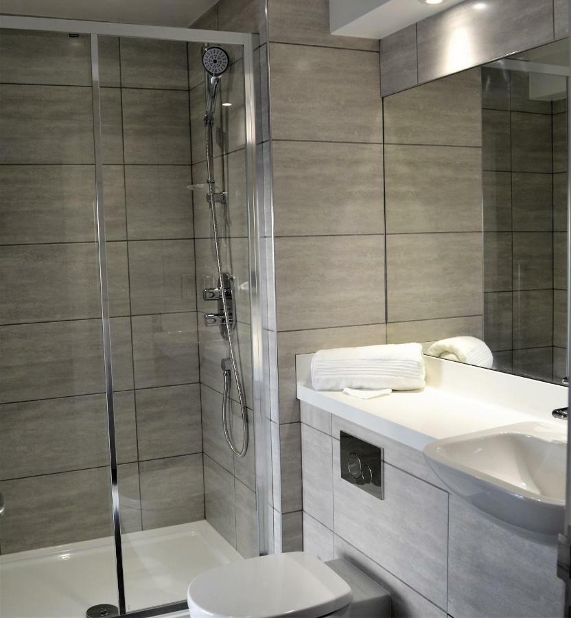 New Park Hotel Carmarthen Dış mekan fotoğraf